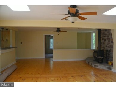 2193 Hendricks Rd, Pennsburg, PA 18073 - photo 4