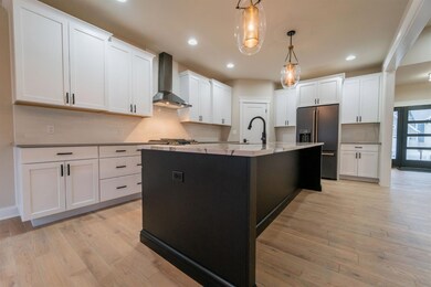 943 Sylvia Ln, Crown Point, IN 46307 - photo 4