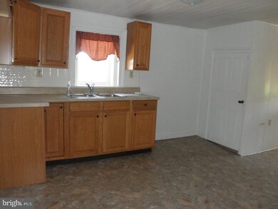 253 Forest Ln, Shoemakersville, PA 19555 - photo 6