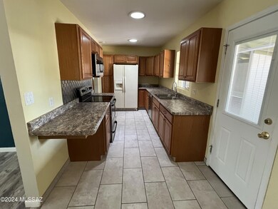 4717 E Eastland St, Tucson, AZ 85711 - photo 2