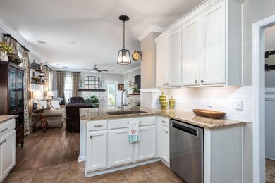 1808 Hubbell Dr Mount Pleasant-009-045-K