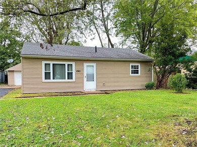 2921 Riverview Ln, Lorain, OH 44055 - photo 2