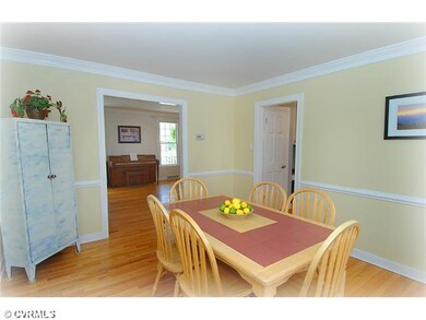 Dining Room - Formal Dining Room with Hardwood Flo