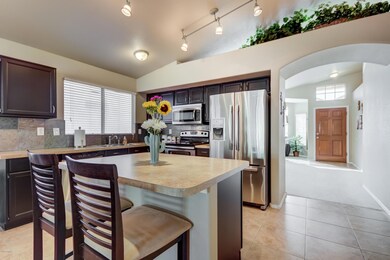 860 N Cholla St-7