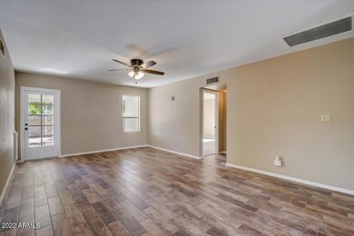 06-E Fairbrook Cir-006