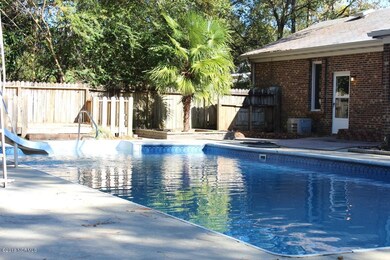 411 University Dr, Jacksonville, NC 28546 - photo 2