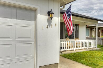 1400 Vista Dr, Central Point, OR 97502 - photo 2