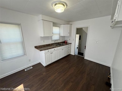 8709 Toepfer Rd, Warren, MI 48089 - photo 6