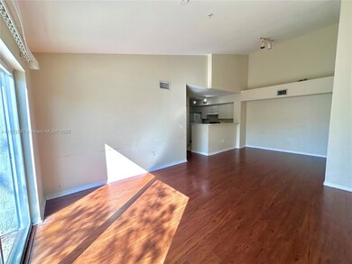 11185 SW 6th St unit 3032, Pembroke Pines, FL 33025 - photo 5