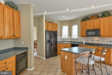 11202 Arrowleaf Ct, Germantown, MD 20876 - photo 6