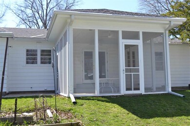 5102 University Ave, Cedar Falls, IA 50613 - photo 4