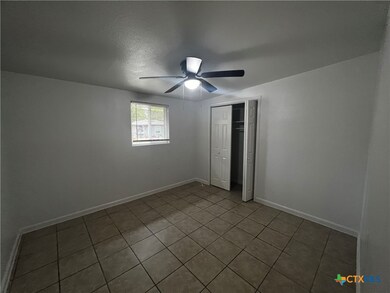 1013 Hackberry St unit B, San Marcos, TX 78666 - photo 5
