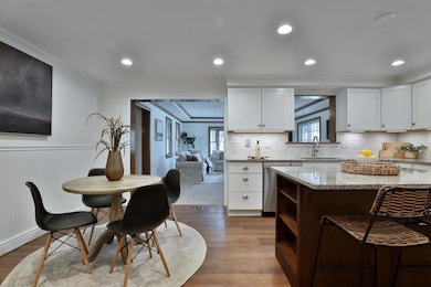 Kitchen/Eating Area