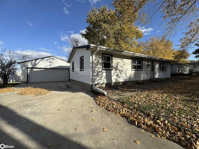 716 Lake St, Lake View, IA 51450 - photo 3