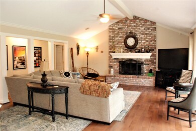 33 Wilderness Trail, Friendswood, TX 77546 - photo 5