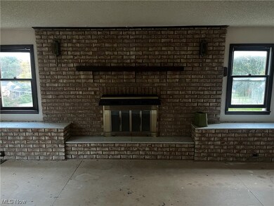 16327 Princeton Ave, East Liverpool, OH 43920 - photo 2