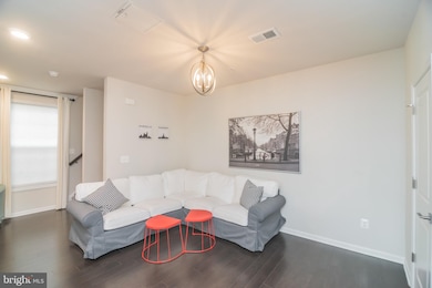 23266 Southdown Manor Terrace unit 113, Ashburn, VA 20148 - photo 4