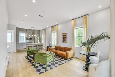 Living Room (floor 2)