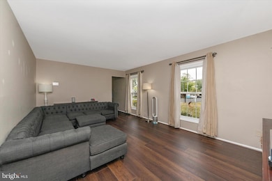 7902 Chalice Ct, Severn, MD 21144 - photo 5