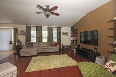 11589 Pleasant Creek Dr, Jacksonville, FL 32218 - photo 3