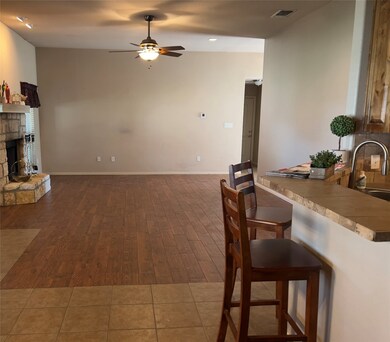 3107 Bowie St, Granbury, TX 76049 - photo 7