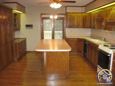 8135 SW 61st St, Topeka, KS 66610 - photo 5