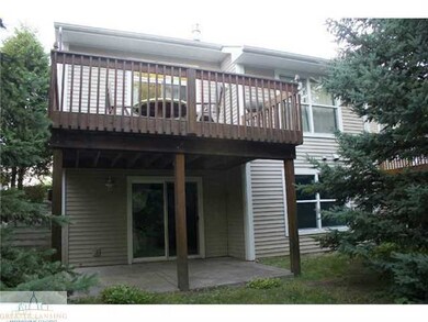 2508 Windbreak Ln unit 18, Lansing, MI 48910 - photo 2