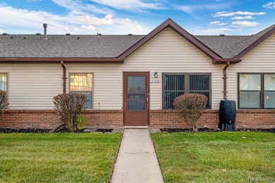 23650 Cottrell St unit 18, Clinton Township, MI 48035 - photo 5