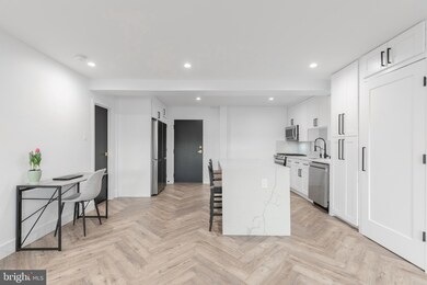 Potomac Plaza Terraces unit 809, Washington, DC 20037 - photo 5