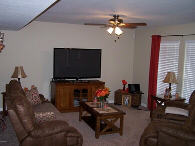 4475 Fay Blvd 002