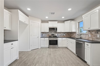 1119 Center Court Cir, Grove, OK 74344 - photo 3