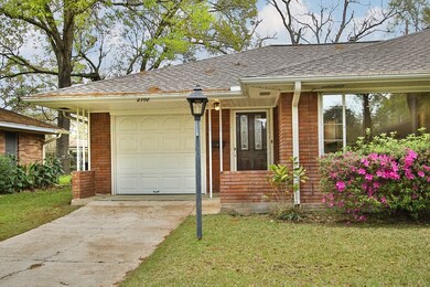 2102 Hewitt Dr, Houston, TX 77018 - photo 3