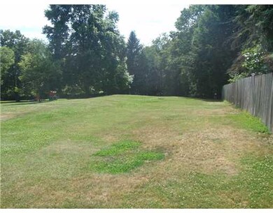Land. ONE BEAUTIFUL ACRE !!!