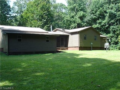 2267 Fork Creek Mill Rd, Seagrove, NC 27341 - photo 3