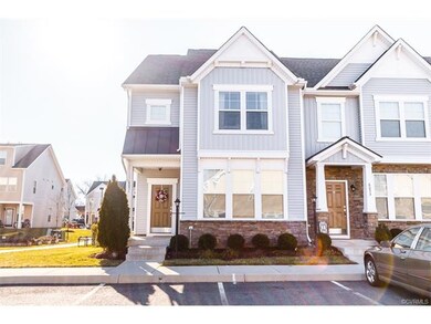 BEAUTIFUL END UNIT, LANDSCAPING & EXTERIOR MAINTAI