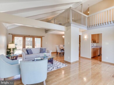 9405 Raintree Rd, Burke, VA 22015 - photo 5