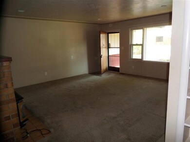 635 Alder St, Central Point, OR 97502 - photo 5