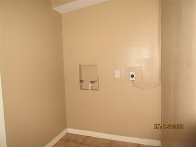 10330 Hollyglen Dr, Houston, TX 77016 - photo 7
