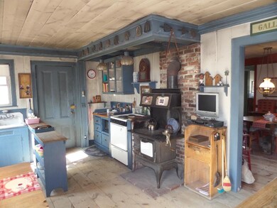 28 Rogers St, Dover, NH 03820 - photo 2