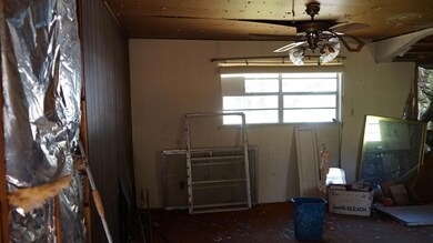 529 5th St, Chipley, FL 32428 - photo 4