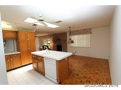 Kitchen and Breakfast Area