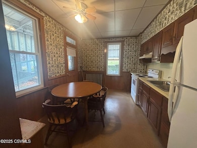 438 W Mulberry St, Shamokin, PA 17872 - photo 6