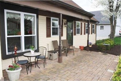 252 Wheatsheaf Ln, Langhorne, PA 19047 - photo 2