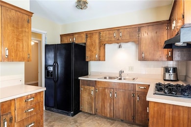 9702 Eby St, Overland Park, KS 66212 - photo 6