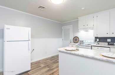 216 E Butcher Kitchen view 3