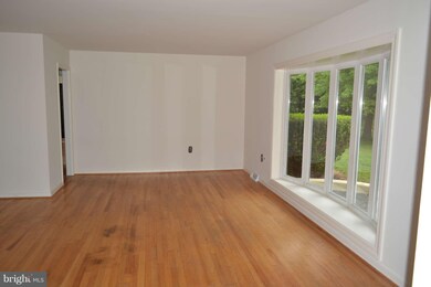 6 Sunnyking Dr, Reisterstown, MD 21136 - photo 4