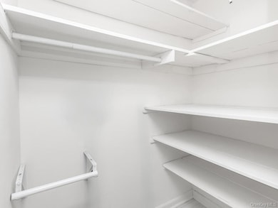 679 W 239th St unit 5H, Bronx, NY 10463 - photo 7