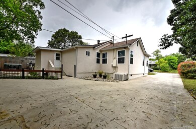 222 Claywell Dr, San Antonio, TX 78209 - photo 3