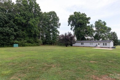 149 Bluegill Ln, Statesville, NC 28625 - photo 5