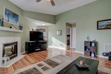 4113 Breezewood Dr 204-large-006-18-P298